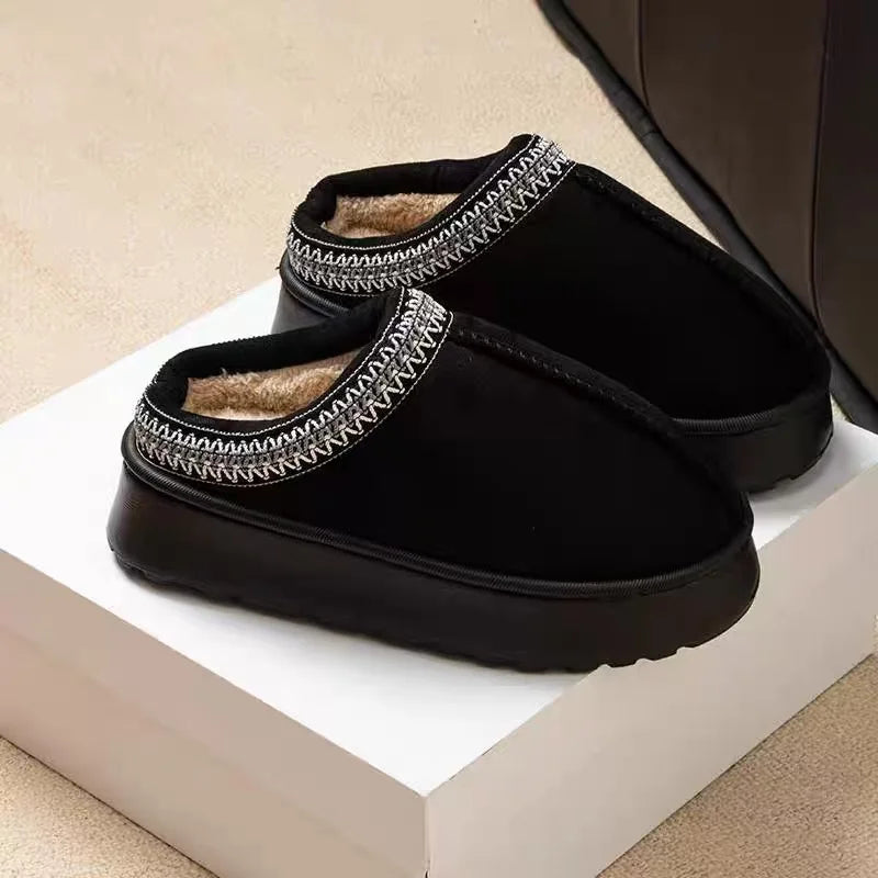 Flauschige Plateau-Hausschuhe 