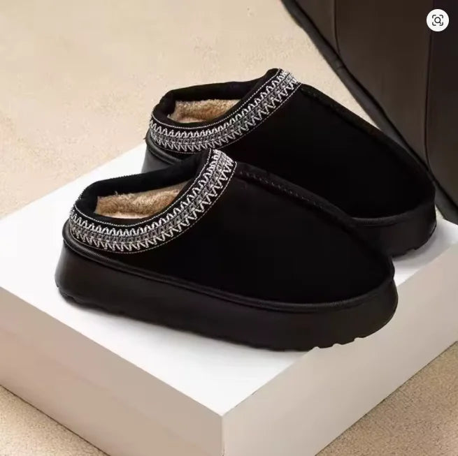 Flauschige Plateau-Hausschuhe 